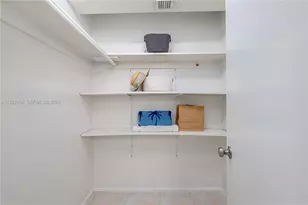 401 Ocean Dr, Miami Beach, FL 33139 - Photo 14