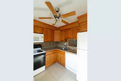 3000 NW 48th Ter #322, Lauderdale Lakes, FL 33313 - Photo 4