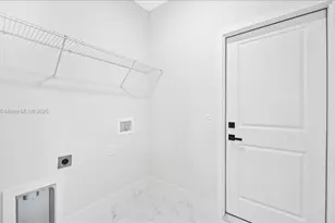 1015 Merry St, Lehigh Acres, FL 33974 - Photo 16