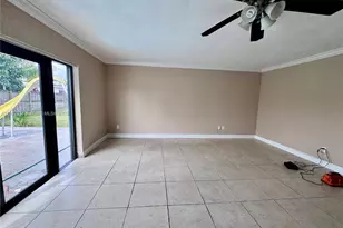 19720 SW 118th Pl, Miami, FL 33177 - Photo 4