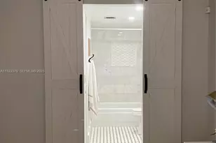 9420 Poinciana Pl, Davie, FL 33324 - Photo 24