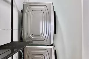 325 NW 72nd Ave, Miami, FL 33126 - Photo 8