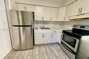 213 SW 10th St, Hallandale Beach, FL 33009 - Photo 1