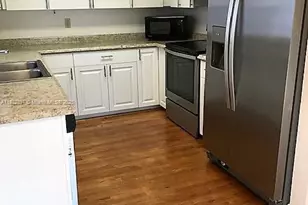 1361 Cottonwood Cir, Weston, FL 33326 - Photo 4