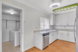 1361 Cottonwood Cir, Weston, FL 33326 - Photo 14