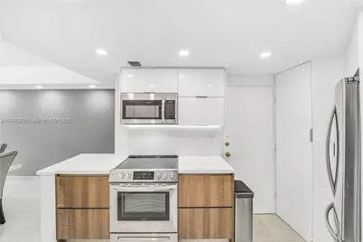999 Brickell Bay Dr #711, Miami, FL 33131 - Photo 1