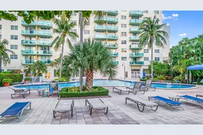 19390 Collins Ave #PH-7, Sunny Isles Beach, FL 33160 - Photo 22