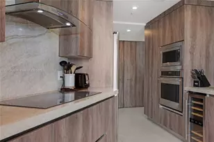 848 Brickell Key Dr, Miami, FL 33131 - Photo 10