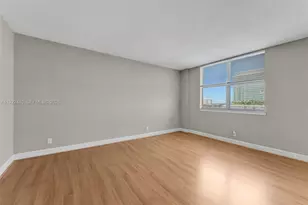 401 69th St, Miami Beach, FL 33141 - Photo 14