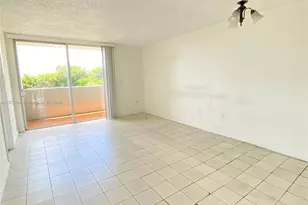 10000 NW 80th Ct, Hialeah Gardens, FL 33016 - Photo 12