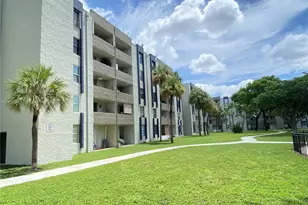 10000 NW 80th Ct, Hialeah Gardens, FL 33016 - Photo 2