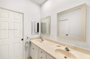 2589 Mayfair Ln, Weston, FL 33327 - Photo 34