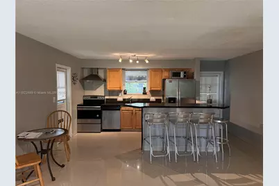 213 SW 5th St, Hallandale Beach, FL 33009 - Photo 4