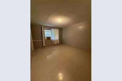 213 SW 5th St, Hallandale Beach, FL 33009 - Photo 14