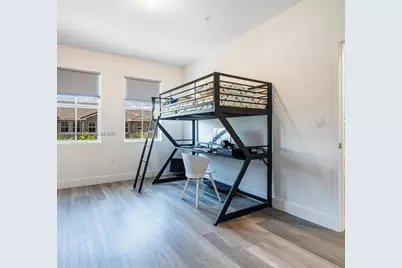 17033 SW 1st St, Pembroke Pines, FL 33027 - Photo 20