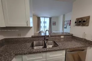 185 SE 14th Terrace, Miami, FL 33131 - Photo 6