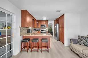 19541 NW 57th Ct, Hialeah, FL 33015 - Photo 14