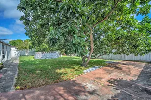 19541 NW 57th Ct, Hialeah, FL 33015 - Photo 36