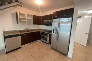 41 SE 5th St, Miami, FL 33131 - Photo 2