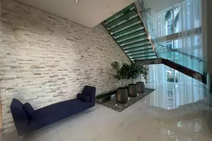 41 SE 5th St, Miami, FL 33131 - Photo 18