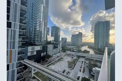 41 SE 5th St #914, Miami, FL 33131 - Photo 16