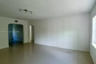 531 NE 68th St, Miami, FL 33138 - Photo 2