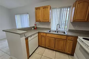 15 NE 13th Ave, Homestead, FL 33033 - Photo 6