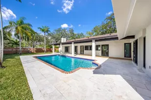 8120 SW 162nd St, Palmetto Bay, FL 33157 - Photo 4