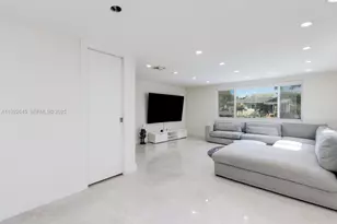 12300 NE Miami Ct, North Miami, FL 33161 - Photo 22