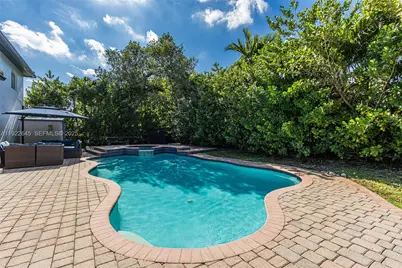 12300 NE Miami Ct, North Miami, FL 33161 - Photo 30