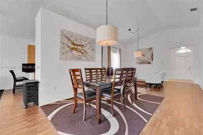 143 SE 22nd Ter, Homestead, FL 33033 - Photo 8