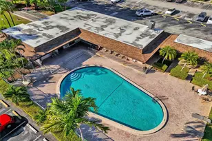 2481 SW 82nd Ave, Davie, FL 33324 - Photo 2