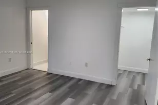 8075 SW 107th Ave, Miami, FL 33173 - Photo 16