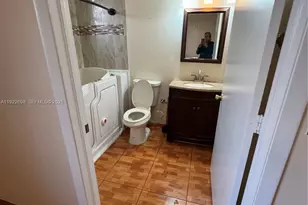 8013 Lake Dr, Doral, FL 33166 - Photo 8