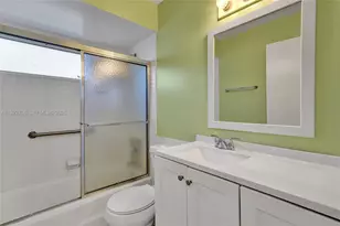 2441 SW 82nd Ave, Davie, FL 33324 - Photo 28