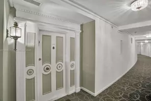 5255 Collins Ave, Miami Beach, FL 33140 - Photo 16