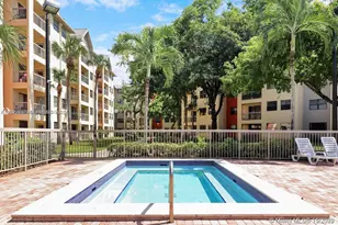 8290 Lake Dr, Doral, FL 33166 - Photo 24