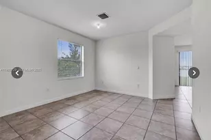 10091 W 35th Ln, Hialeah, FL 33018 - Photo 8