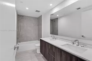 488 NE 18th St, Miami, FL 33132 - Photo 20