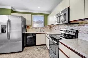11201 SW 13th St, Pembroke Pines, FL 33025 - Photo 12