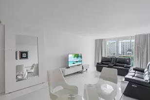 19370 E Collins Ave, Sunny Isles Beach, FL 33160 - Photo 2