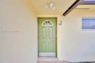 2915 Crosley Dr W #J, West Palm Beach, FL 33415 - Photo 4