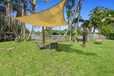 1201 NE 178th St, North Miami Beach, FL 33162 - Photo 18