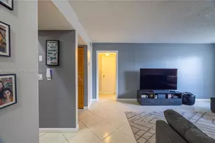 428 NW 70th Ave, Plantation, FL 33317 - Photo 2