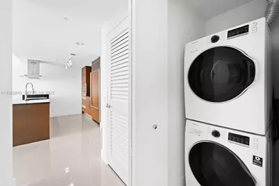 485 Brickell Ave #1907, Miami, FL 33131 - Photo 6