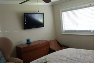 9978 N Belfort Cir, Tamarac, FL 33321 - Photo 14