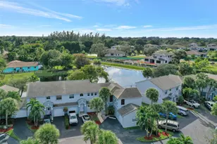 4852 Grapevine Wy, Davie, FL 33331 - Photo 1