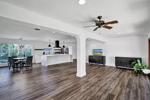 2106 NE 16th Ave, Wilton Manors, FL 33305 - Photo 14
