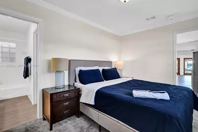 2106 NE 16th Ave, Wilton Manors, FL 33305 - Photo 22