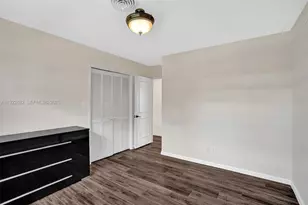 2106 NE 16th Ave, Wilton Manors, FL 33305 - Photo 26